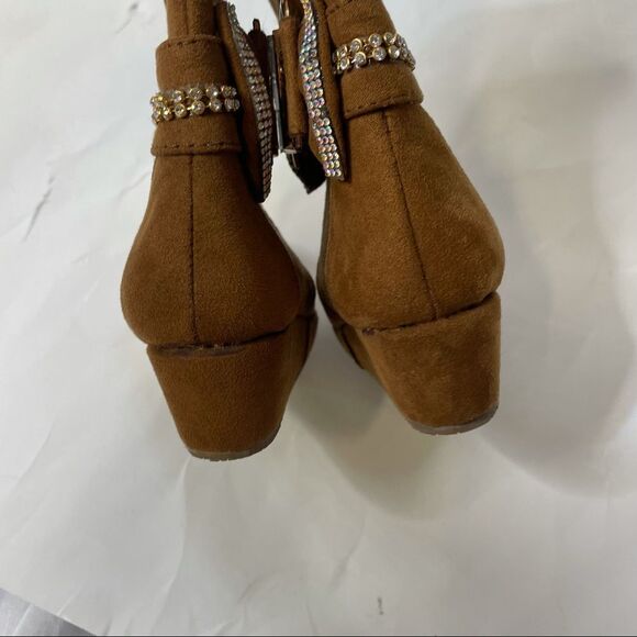 💋Bundle 4 items for $20. Add items💋 to a bundle - Picture 5 of 7